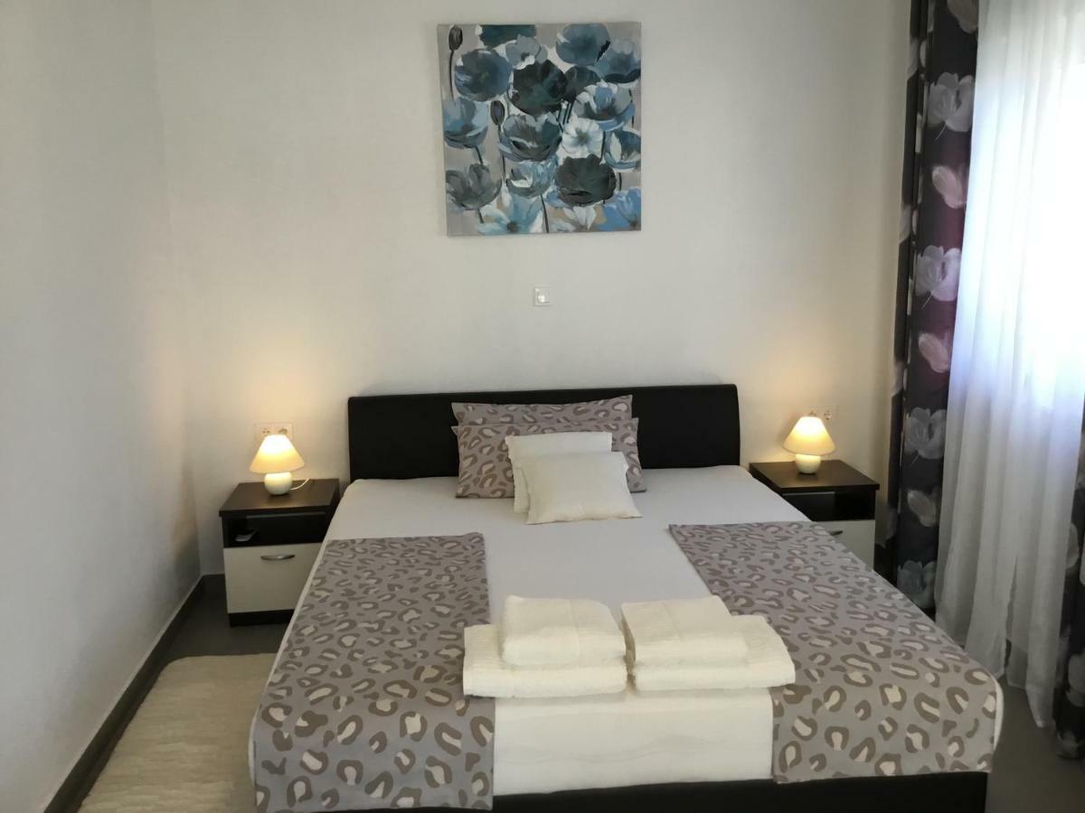 Apartments Villa Sophia Trogir Exterior photo